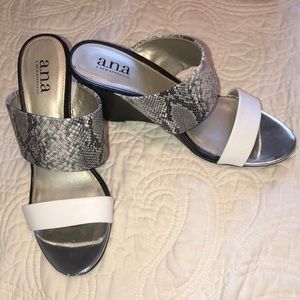 Wedge shoes
